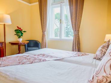 Hotel Bristol |  Hotel Bristol / Chamleon