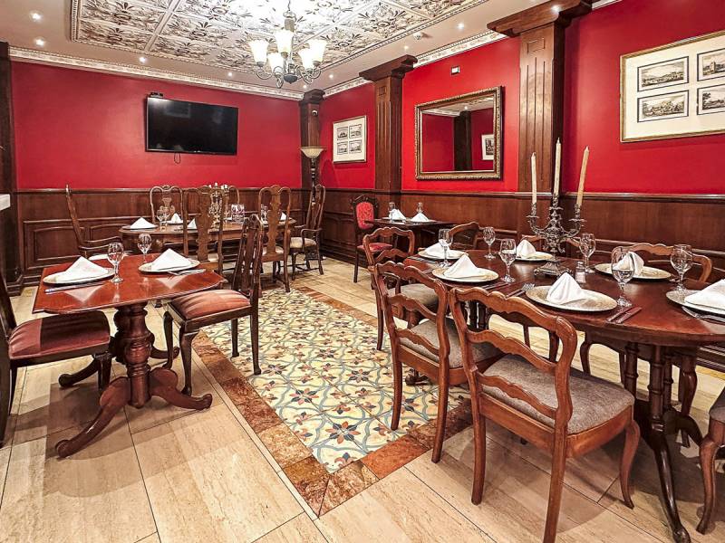 San Juan Hotel Cuenca |  San Juan Hotel Cuenca / Chamleon
