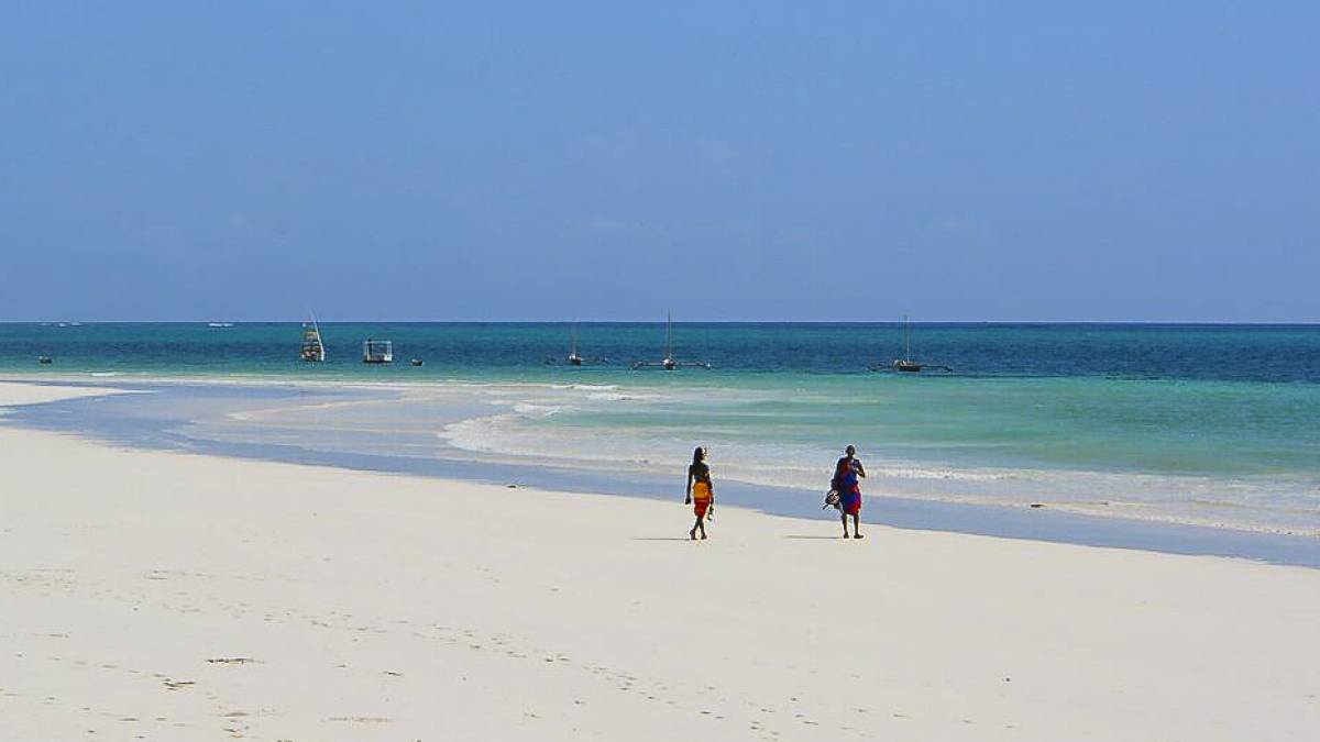 Strandspaziergang |  Neptune Palm Beach Boutique Resort & Spa / Chamleon