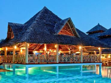 Poolbereich |  Neptune Palm Beach Boutique Resort & Spa / Chamleon