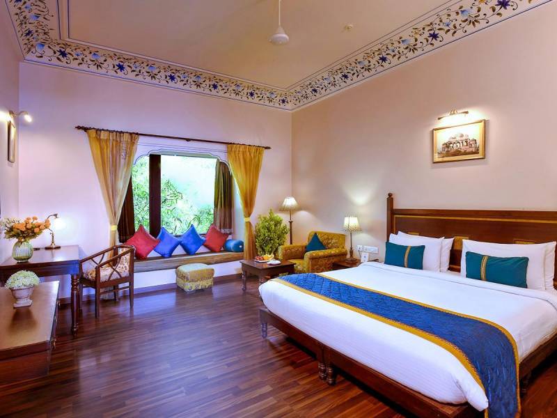 Anuraga Palace  |  Anuraga Palace / Chamleon