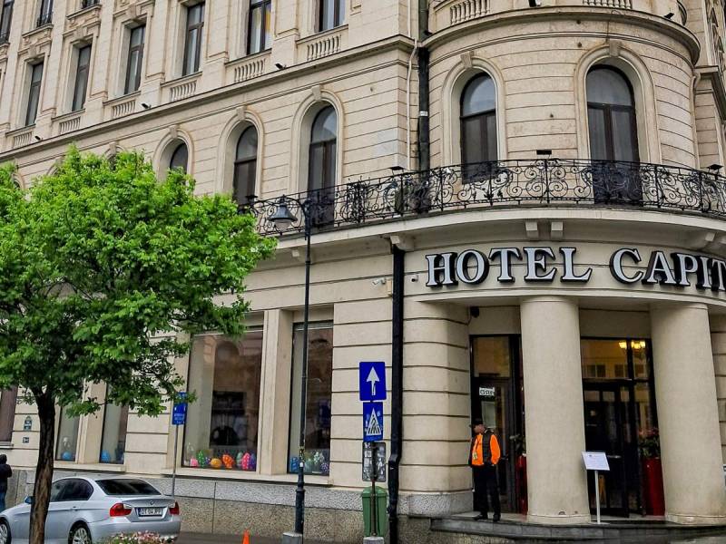 Hotel Capitol |  Hotel Capitol / Chamleon