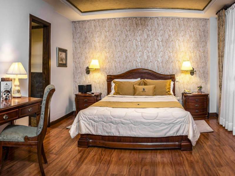 San Juan Hotel Cuenca |  San Juan Hotel Cuenca / Chamleon