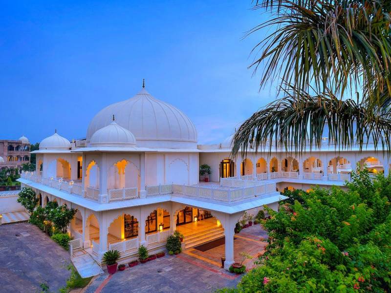 Anuraga Palace  |  Anuraga Palace / Chamleon