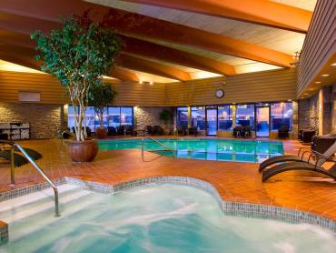 Jasper Inn & Suites |  Jasper Inn & Suites / Chamleon