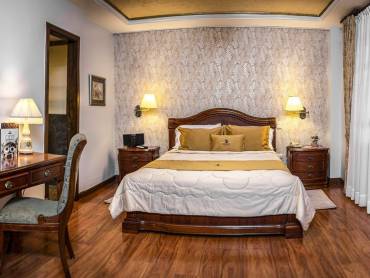 San Juan Hotel Cuenca |  San Juan Hotel Cuenca / Chamleon