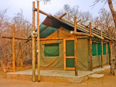 Awelani Lodge |  Chris Zvidzayi, Awelani Lodge / Chamleon