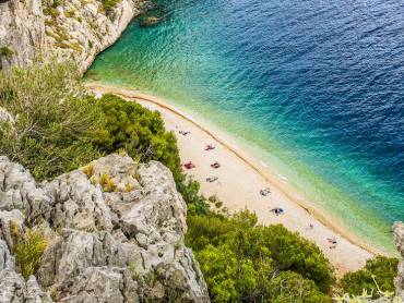 Blaues Meer an der Makarska Riviera |  Ante Hamersmit, Unsplash / Chamleon