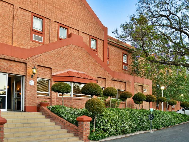 Road Lodge Rivonia  |  Paul Karnstedt, Road Lodge Rivonia / Chamleon