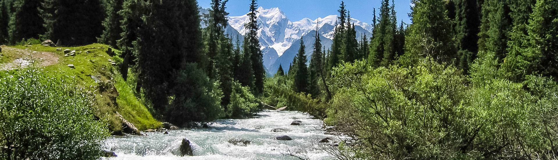 Fluss in den Bergen |  Novi Nomad Tours / Chamleon