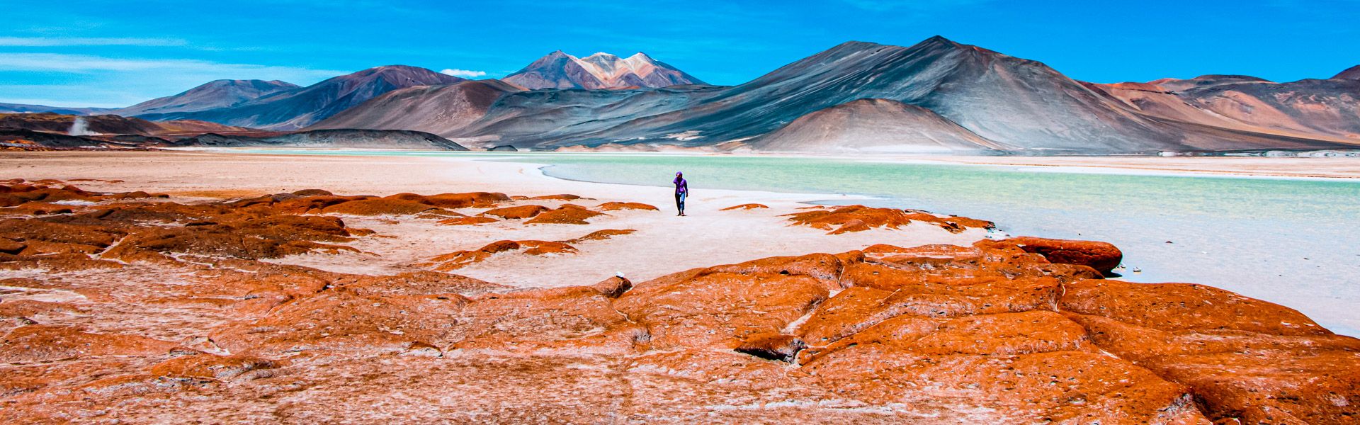 Frau am Salzsee in der Atacama W?ste |  Diego Jimenez, Unsplash / Chamleon