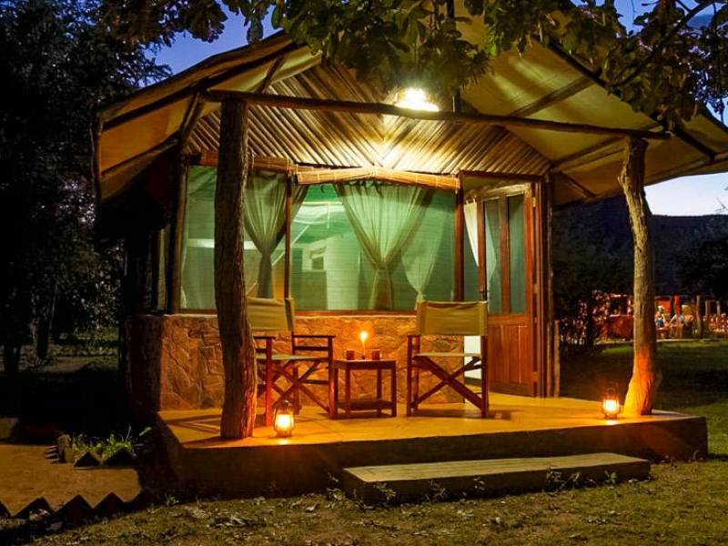 Mvuu Camp |  Mvuu Camp / Chamleon