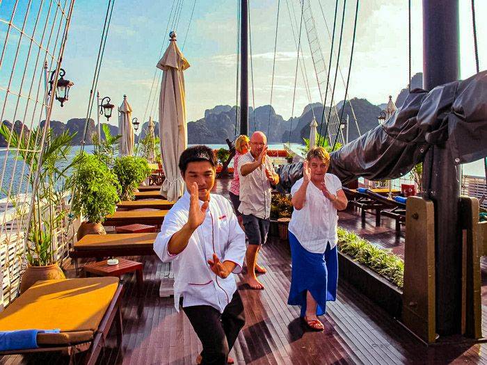 Tai-Chi an Deck der Dschunke | © Treasure Junk / Chamäleon